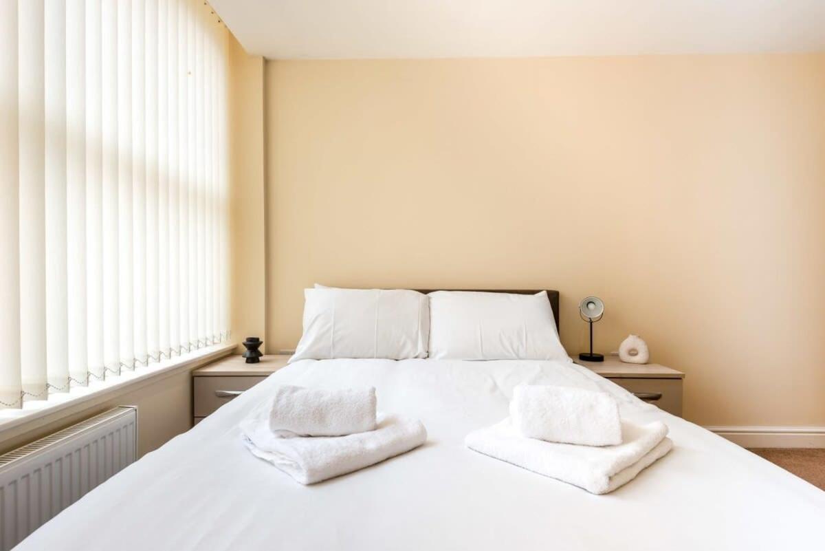 Bright 1 Bedroom Budget Flat In Central بونتفراكت المظهر الخارجي الصورة