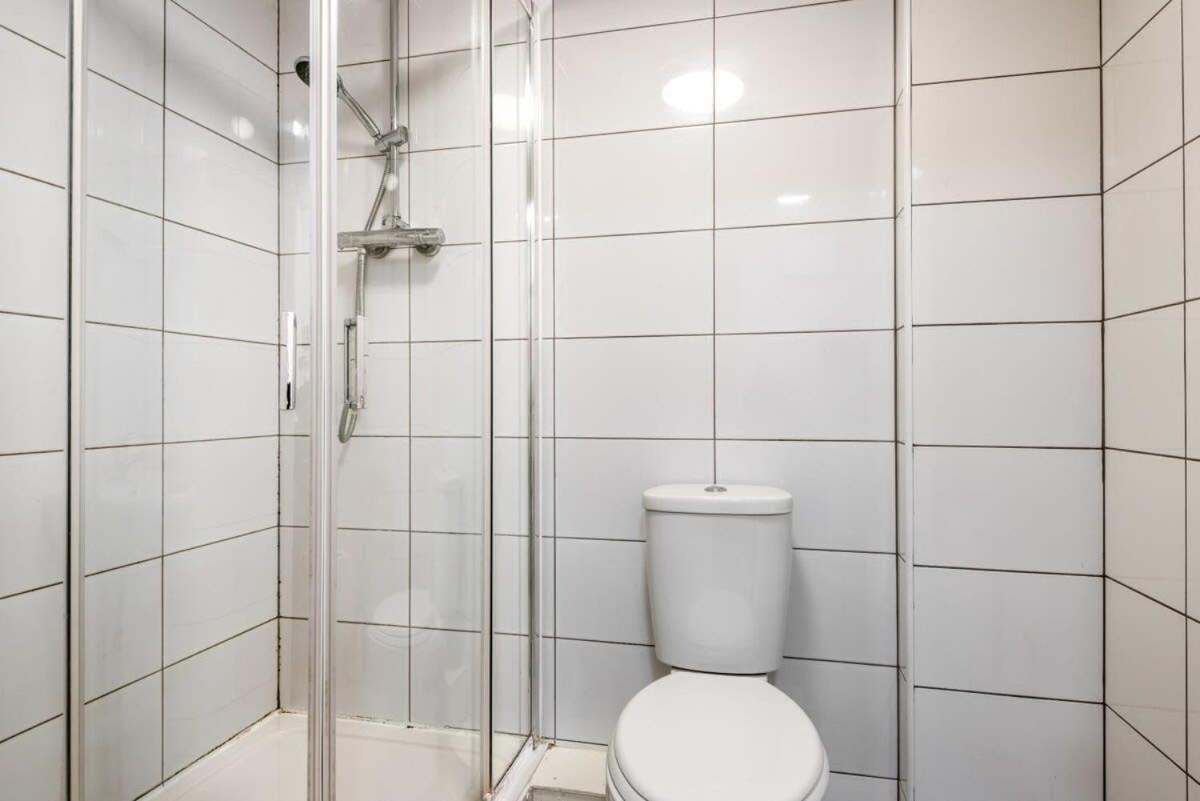 Bright 1 Bedroom Budget Flat In Central بونتفراكت المظهر الخارجي الصورة